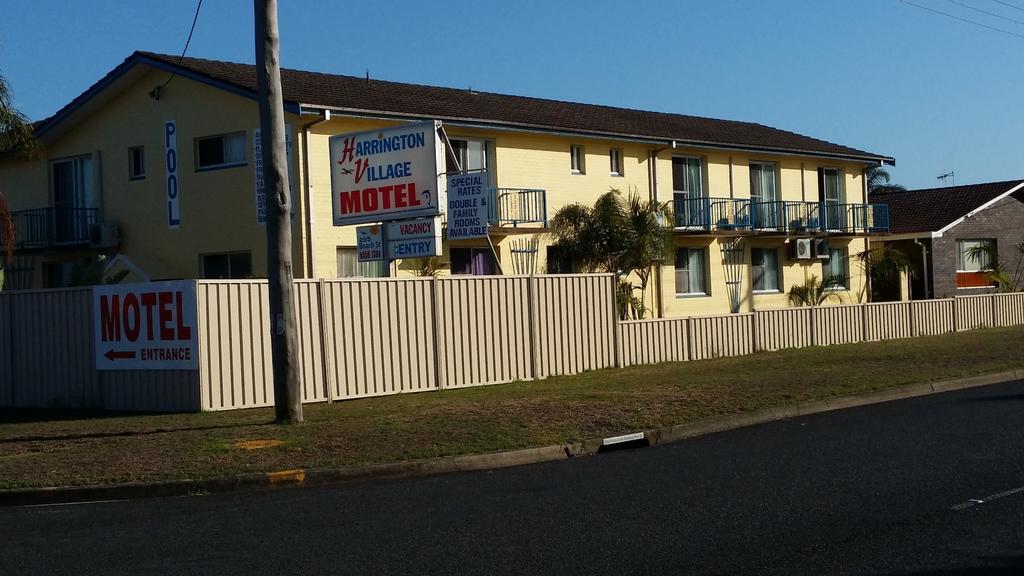 Harrington Village Motel Manning Point Exterior photo